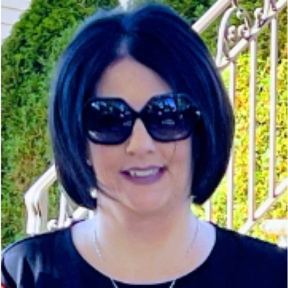 Meet your Posher, Laurie